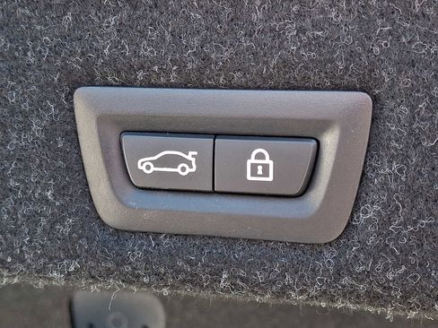 Used 2023 BMW 530i xDrive w/ Convenience Package image 32