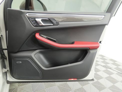 Used 2022 Porsche Macan GTS image 26