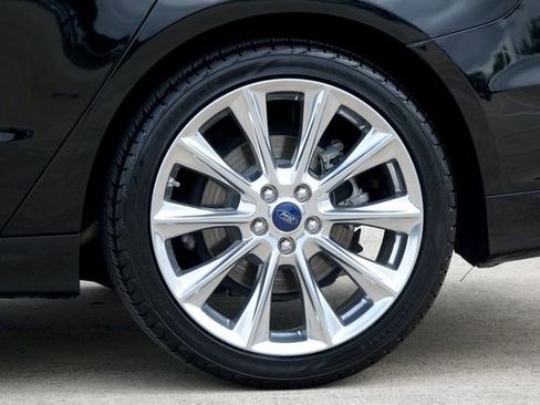 Used 2017 Ford Fusion Platinum image 38