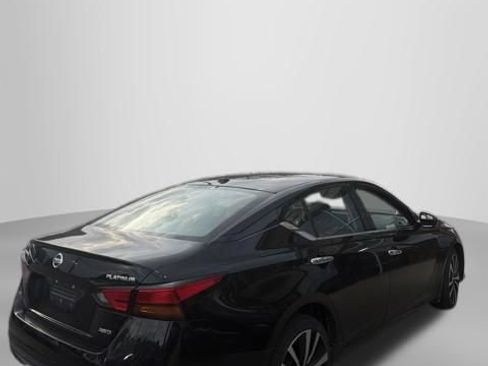 Used 2019 Nissan Altima 2.5 Platinum AWD/4WD image 3