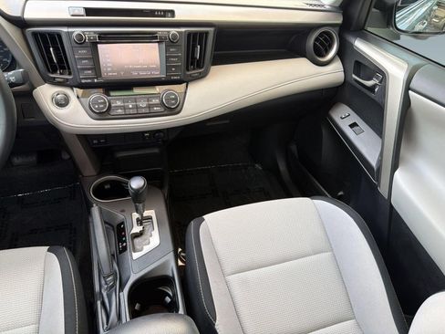 Used 2018 Toyota RAV4 XLE FWD image 27