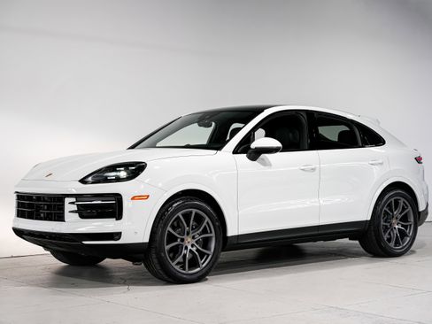 Used 2024 Porsche Cayenne w/ Premium Package Plus image 6