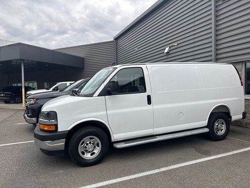 Used 2025 Chevrolet Express 2500 w/ Driver Convenience Package RWD image 2