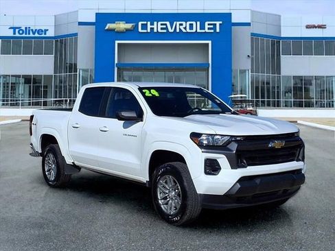 Used 2024 Chevrolet Colorado LT w/ LT Convenience Package II image 2