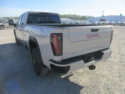 New 2026 GMC Sierra 3500 AT4 w/ AT4 Premium Plus Package AWD/4WD image 9