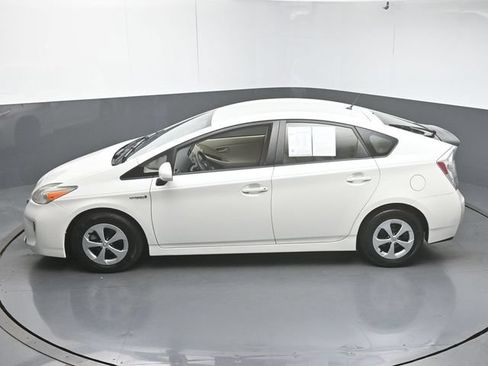 Used 2014 Toyota Prius Two FWD image 41