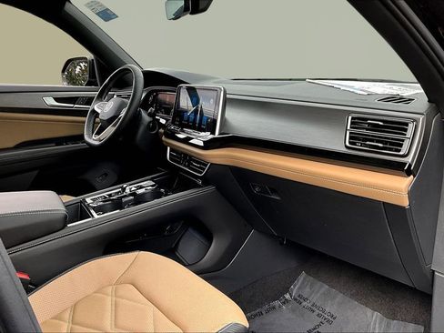 New 2026 Volkswagen Atlas Cross Sport SE image 27
