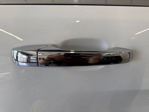 Used 2020 Jeep Grand Cherokee Limited AWD/4WD image 21