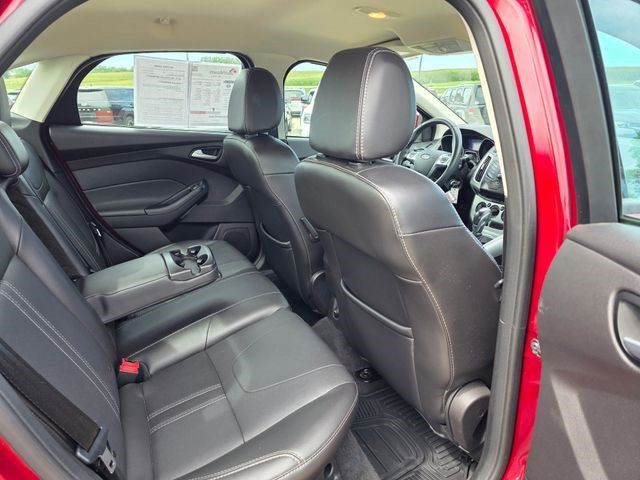 Used 2014 Ford Focus SE w/ Equipment Group 201A FWD image 12
