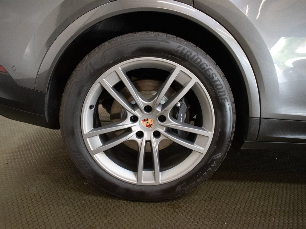 Certified 2026 Porsche Cayenne S AWD/4WD image 16