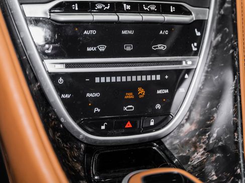 Used 2017 Aston Martin DB11 V12 image 28