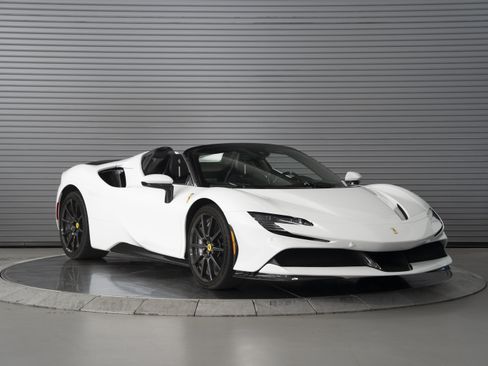 Used 2023 Ferrari SF90 Spider AWD/4WD image 7