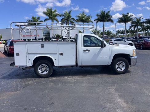 Used 2010 Chevrolet Silverado 2500 W/T RWD image 2