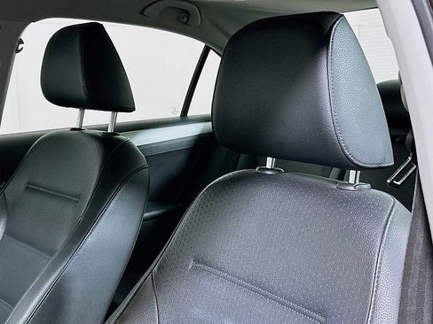 Used 2013 Volkswagen Jetta SE image 18