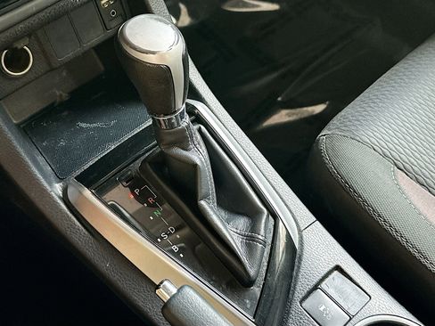 Used 2017 Toyota Corolla LE image 14