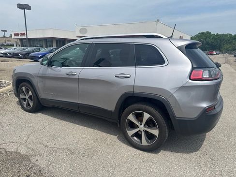 Used 2019 Jeep Cherokee Limited FWD image 8