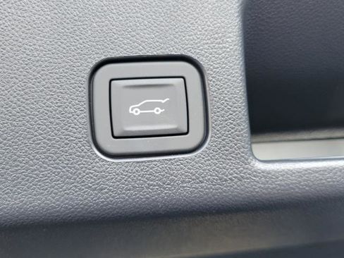 New 2025 Chevrolet Equinox EV RS image 9