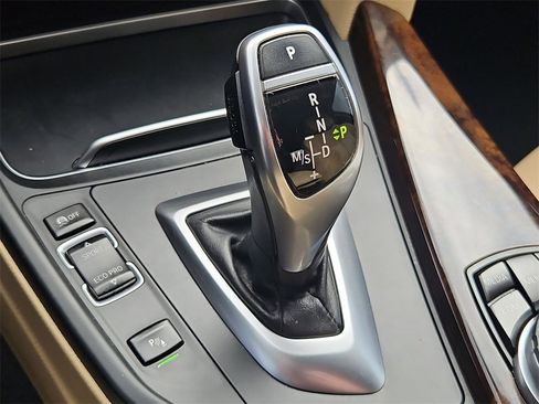 Used 2017 BMW 330i Sedan image 27