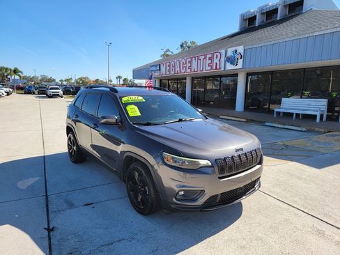Used 2021 Jeep Cherokee Latitude Plus image 9