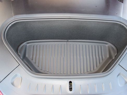 Used 2022 Tesla Model S AWD image 31