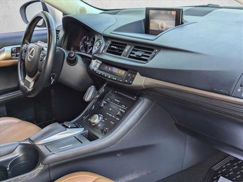 Used 2016 Lexus CT 200h image 20
