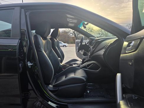 Used 2016 Hyundai Veloster Turbo image 24