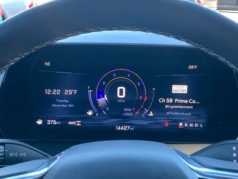 Used 2025 Chevrolet Traverse LT image 17