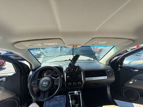 Used 2014 Jeep Compass Latitude FWD image 22