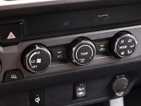 Used 2019 Toyota Tacoma TRD Off-Road AWD/4WD image 20