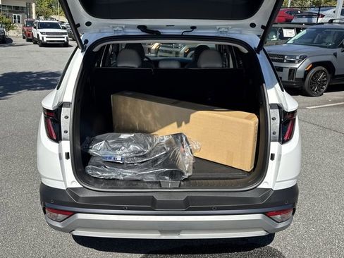 New 2026 Hyundai Tucson Limited image 17