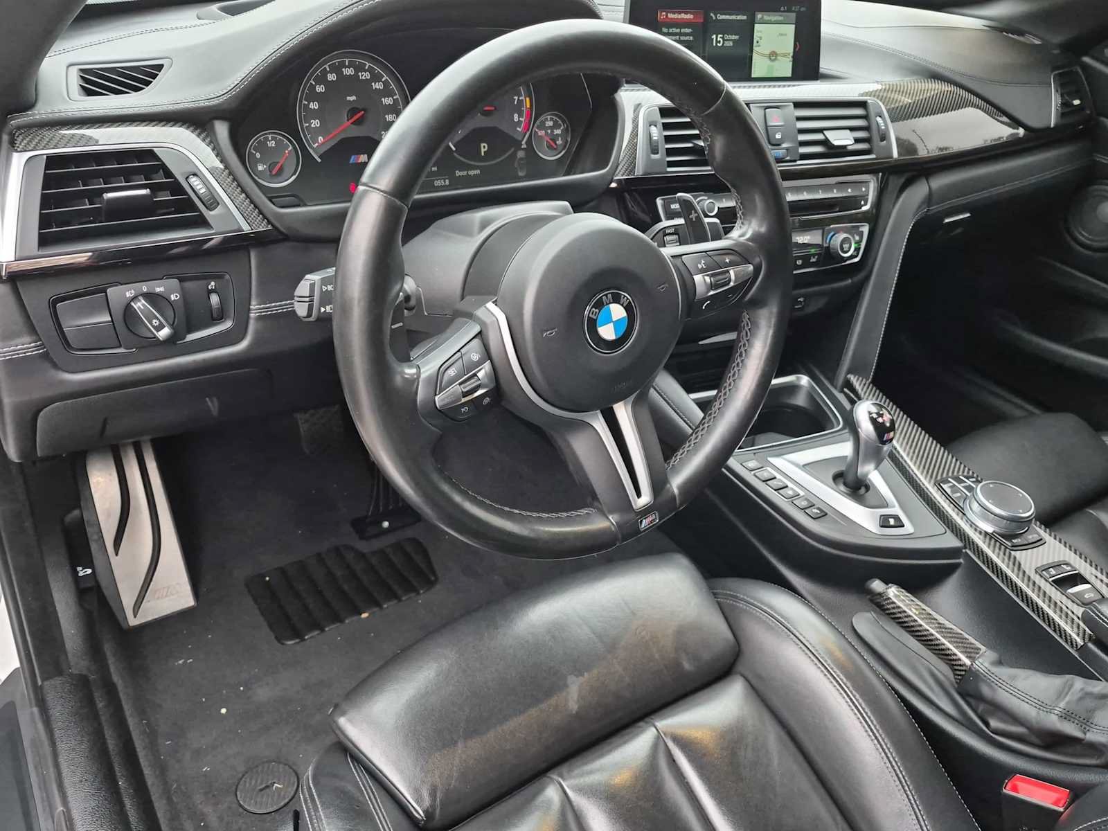 Used 2018 BMW M4 Convertible RWD image 10