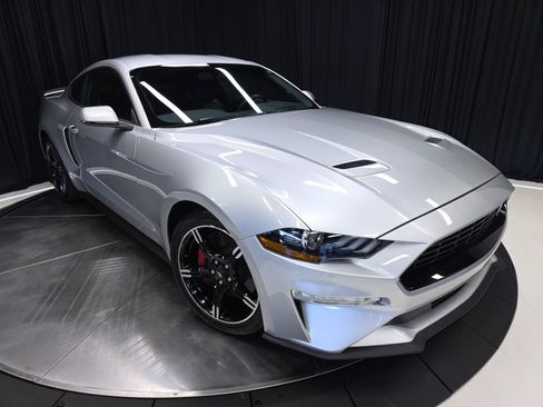Used 2019 Ford Mustang GT Premium w/ Equipment Group 401A RWD image 42