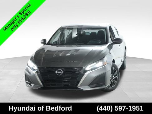 Used 2024 Nissan Altima 2.5 S FWD image 2