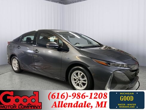 Used 2020 Toyota Prius Prime LE image 1