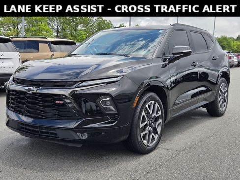 Used 2024 Chevrolet Blazer RS w/ Driver Confidence II Package FWD image 3