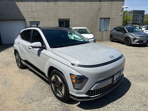 Used 2024 Hyundai Kona Limited FWD image 8