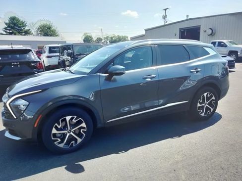 Used 2023 Kia Sportage EX AWD/4WD image 11