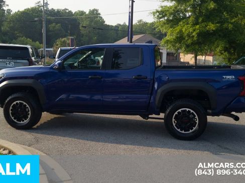 Used 2024 Toyota Tacoma TRD Off-Road AWD/4WD image 10