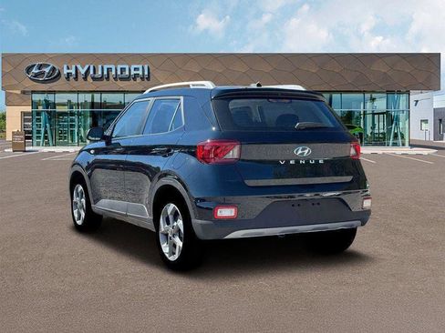 New 2026 Hyundai Venue SEL FWD image 5