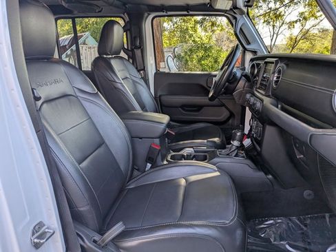Used 2021 Jeep Wrangler Unlimited Sahara image 21
