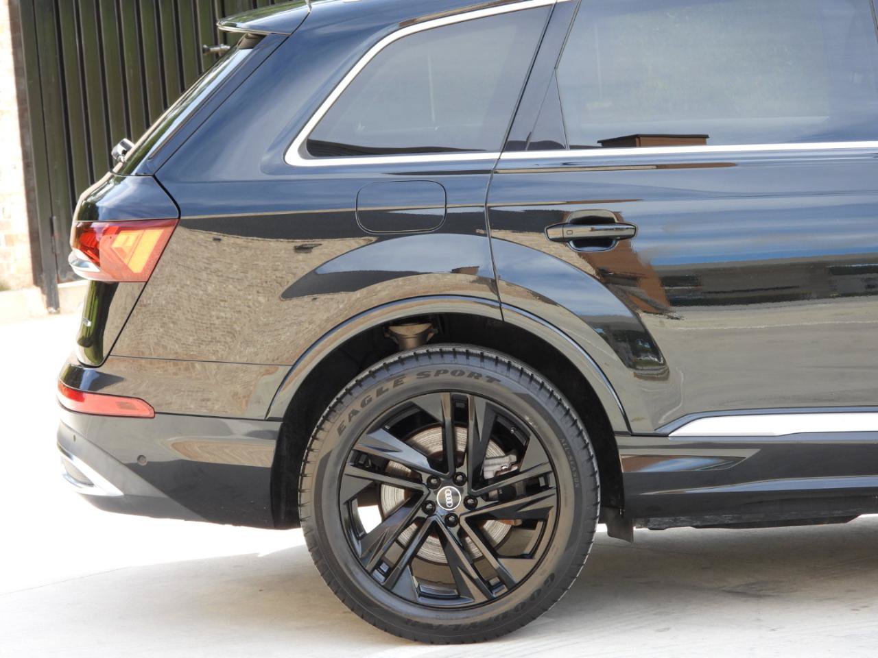 Used 2022 Audi Q7 3.0T Premium Plus AWD/4WD image 46