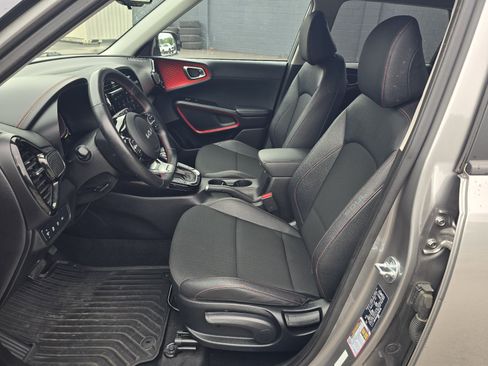 Used 2024 Kia Soul GT-Line FWD image 12