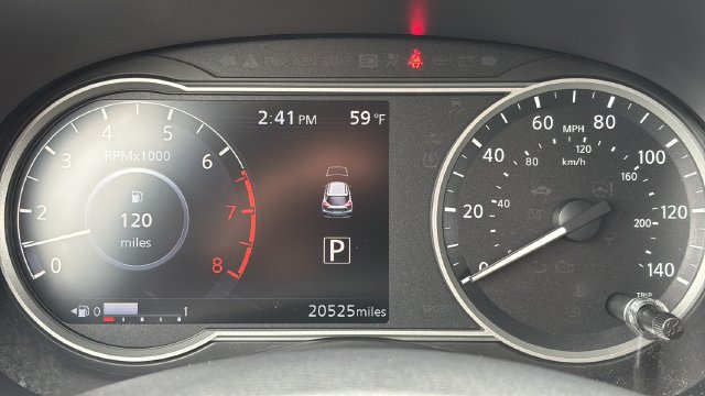 Used 2018 Nissan Kicks SR w/ Premium Package FWD image 20