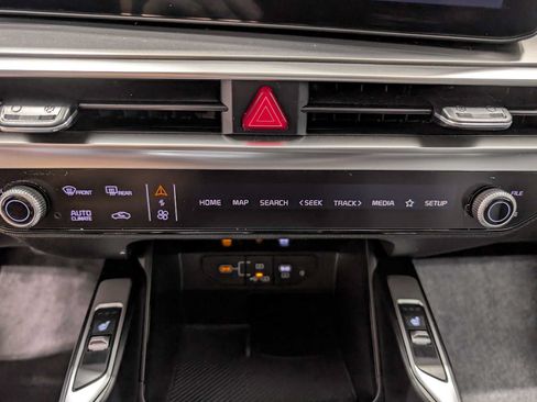 Used 2025 Kia Sorento S AWD/4WD image 34
