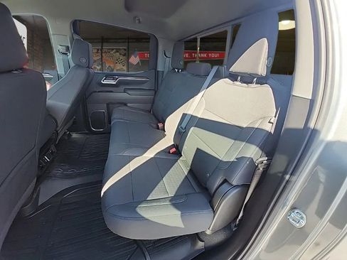 New 2026 GMC Sierra 1500 SLE w/ Preferred Package AWD/4WD image 25