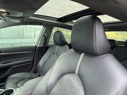 Used 2021 Toyota Camry XSE FWD image 10