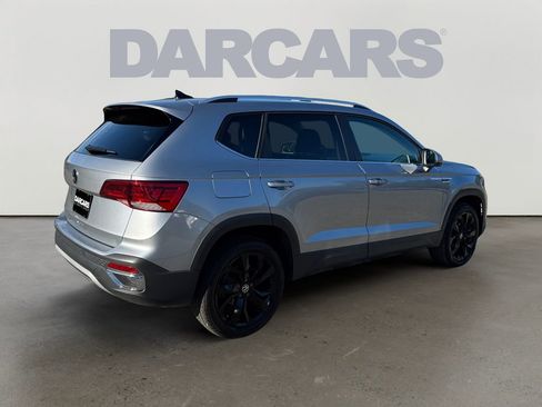 Used 2024 Volkswagen Taos SE image 7