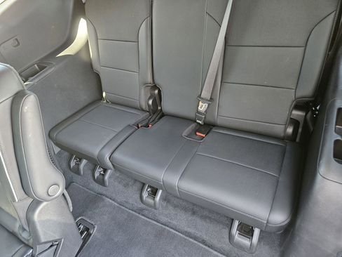 Used 2025 Buick Enclave Preferred FWD image 35