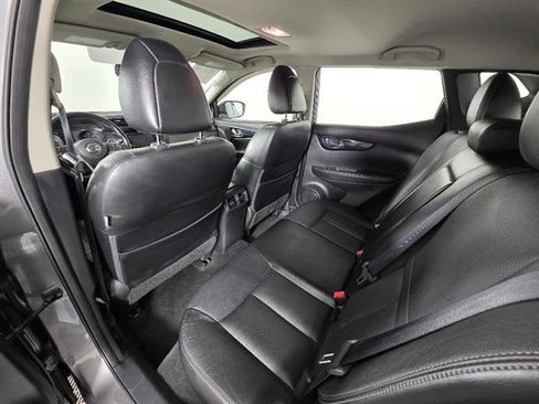 Used 2017 Nissan Rogue Sport SL w/ SL Premium Package image 22