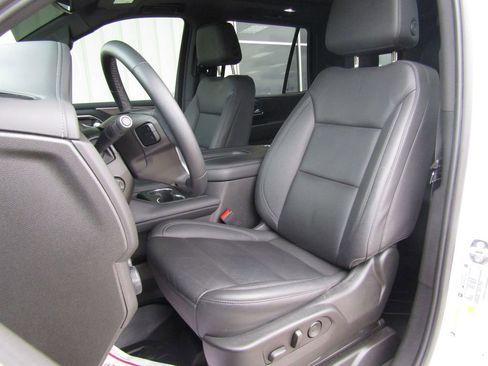 Used 2023 Chevrolet Tahoe Z71 w/ Luxury Package image 27